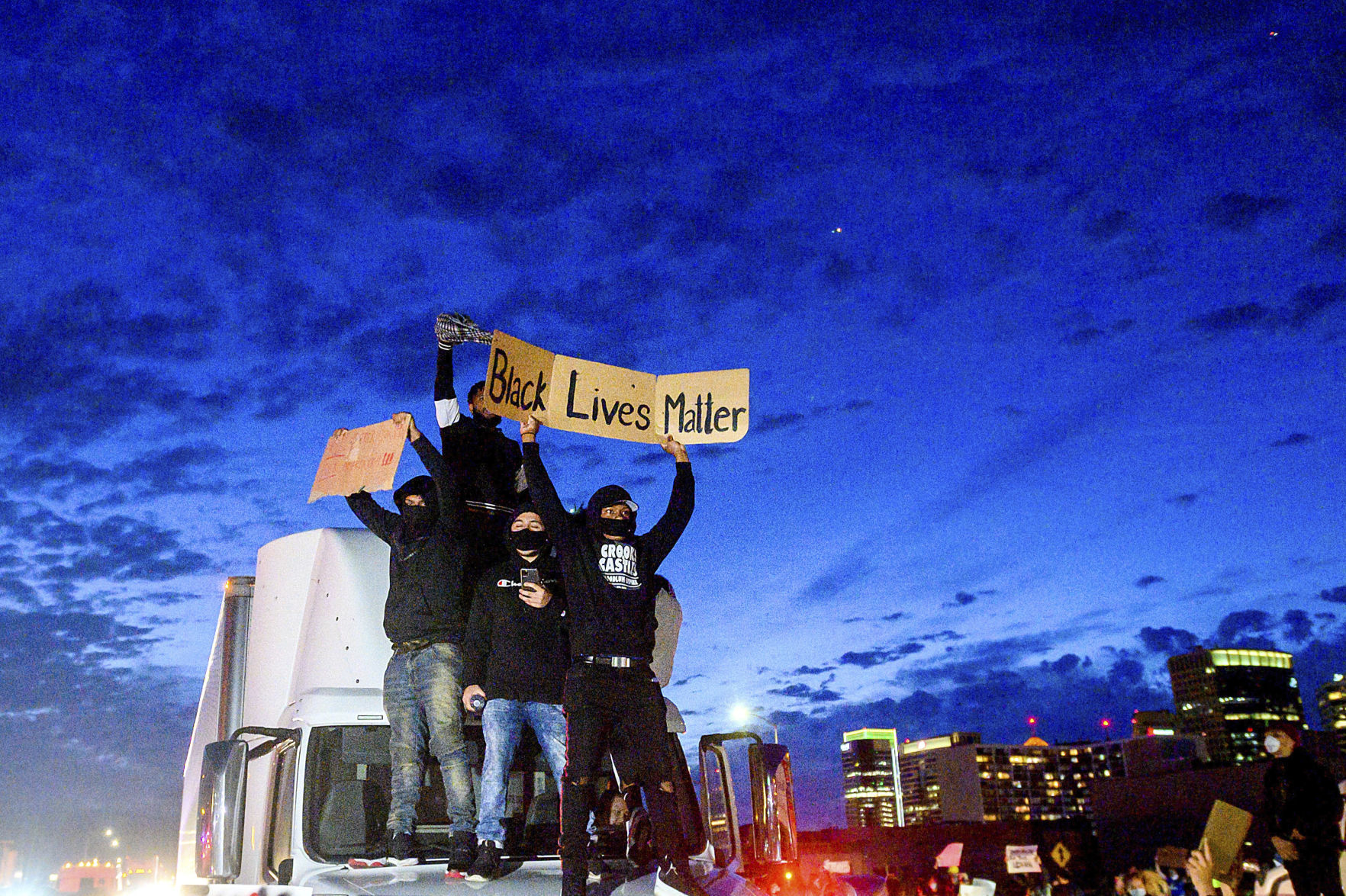 APTOPIX Minneapolis Police Death Oakland Protest
